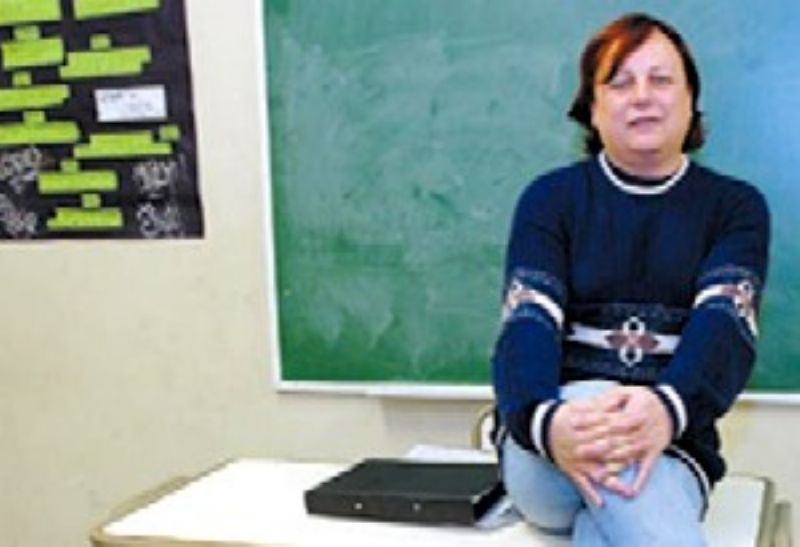 Un director de una escuela de cordoba quiere ser directora
