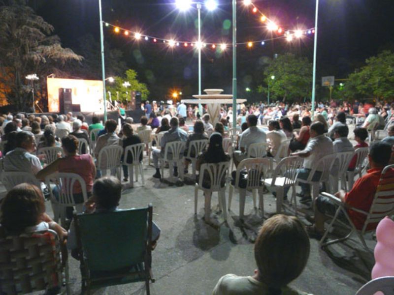 CONTINUA EL CICLO VERANO EN LAS PLAZAS