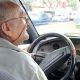 Simplifican el examen para darles licencia de conducir a adultos mayores