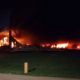 Voraz incendio destruye frigorífico en General Las Heras