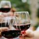 Tomar vino: según científicos aliviaría la gravedad del coronavirus