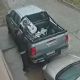 Video: buscan a un cartonero que robó un calefón de una camioneta
