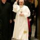 Miles de fieles llenaron el Vaticano para ver la investidura de Benedicto XVI