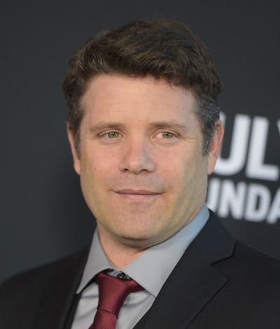 Nace Sean Astin (Sean Patrick Duke).