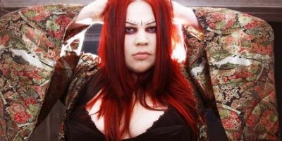 Nace Sarah Jezebel Deva (Sarah Jane Ferridge)